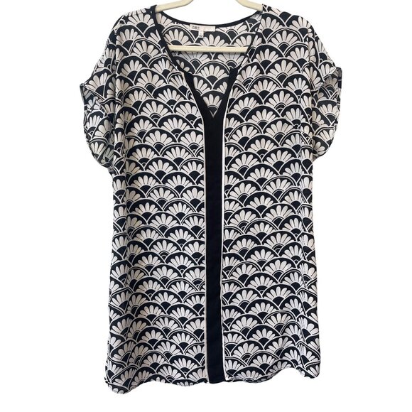 DR2 Blouse Size Large Short Sleeve Tunic Top Floral Scallop White Black Bohemian - Picture 1 of 7